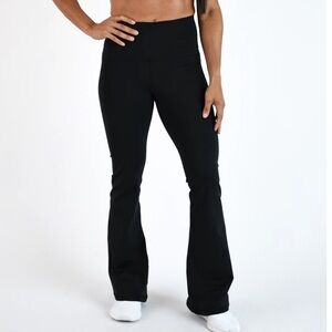 PLUM Flare Legging Higher Rise - Medium